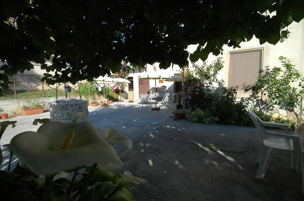 B&B Baglio Ferlito Buseto Palizzolo Bed & Breakfast