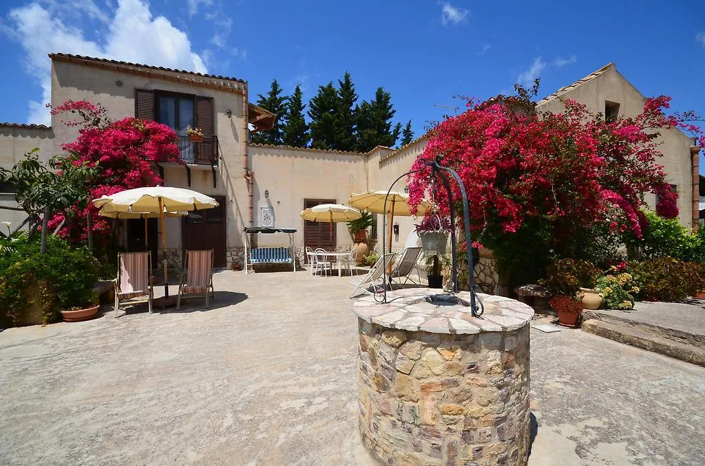 B&B Baglio Ferlito Buseto Palizzolo 3*,  Italy